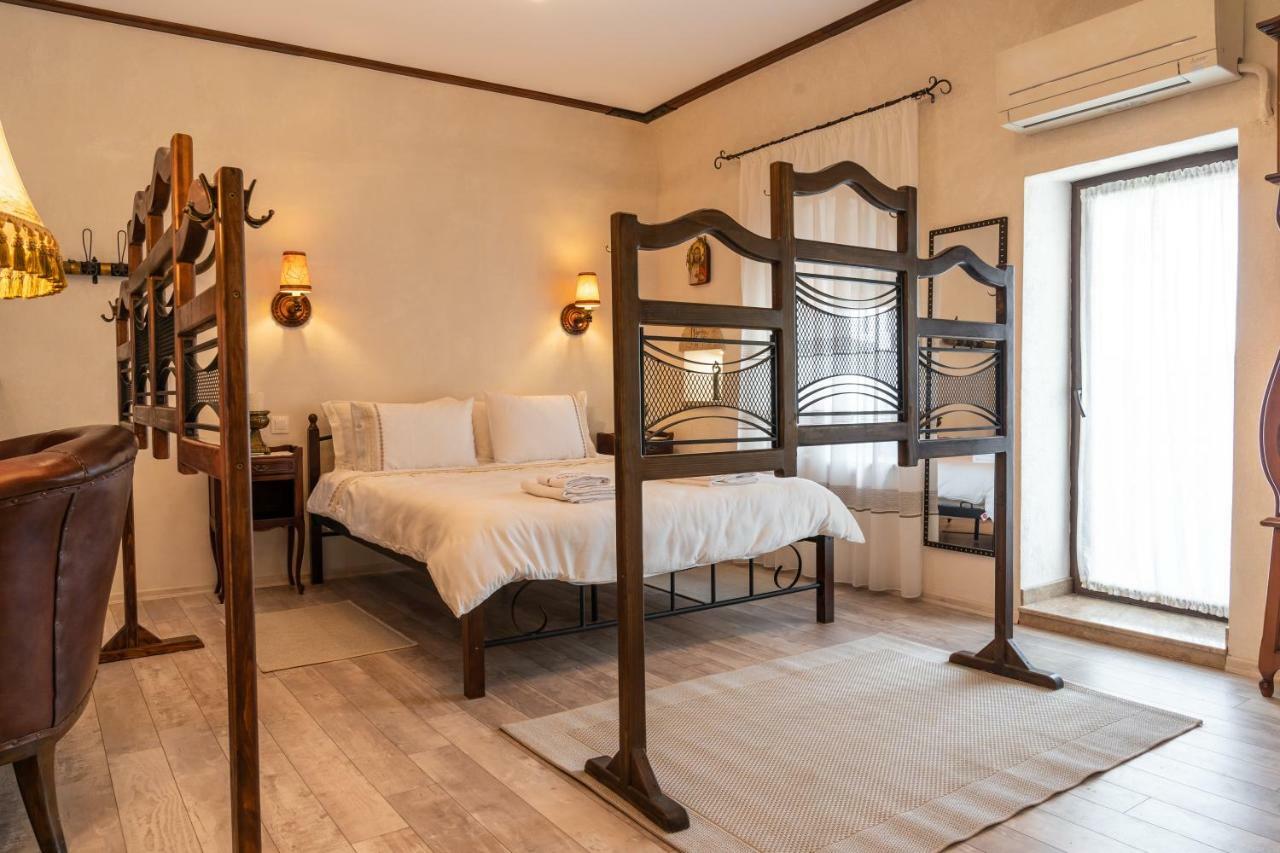 Historic Apartment In The Heart Of The City Велико-Тырново Экстерьер фото
